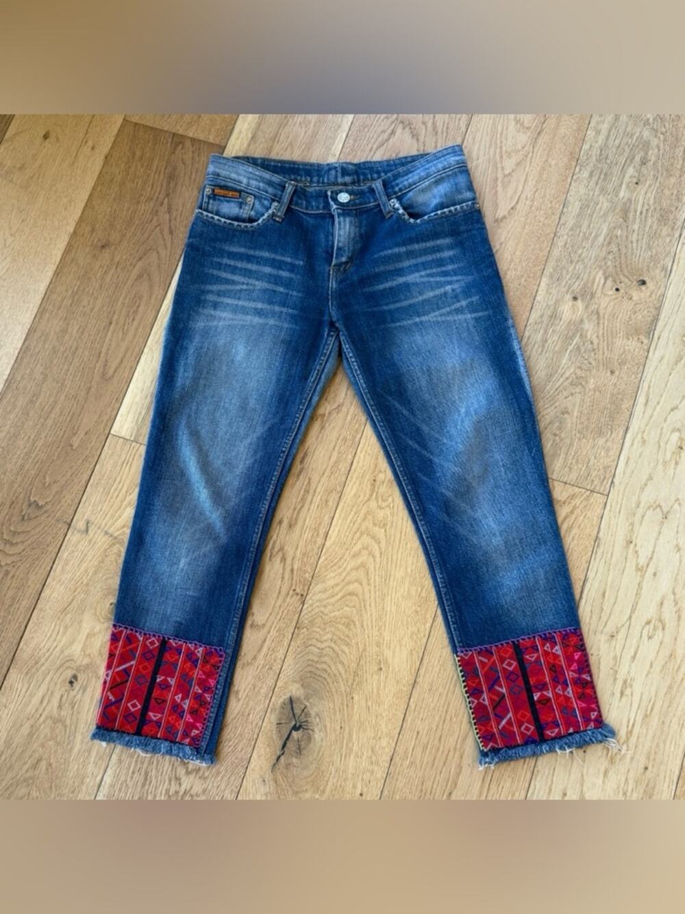 Zippy Ziggy Boho Embroidered Cuff Jeans Size 21/0 EUC